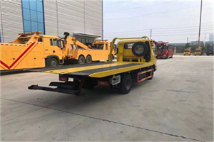 岳池非事故拖车